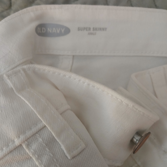 Old Navy Women's Skinny Jeans - White - Picture 3 of 5